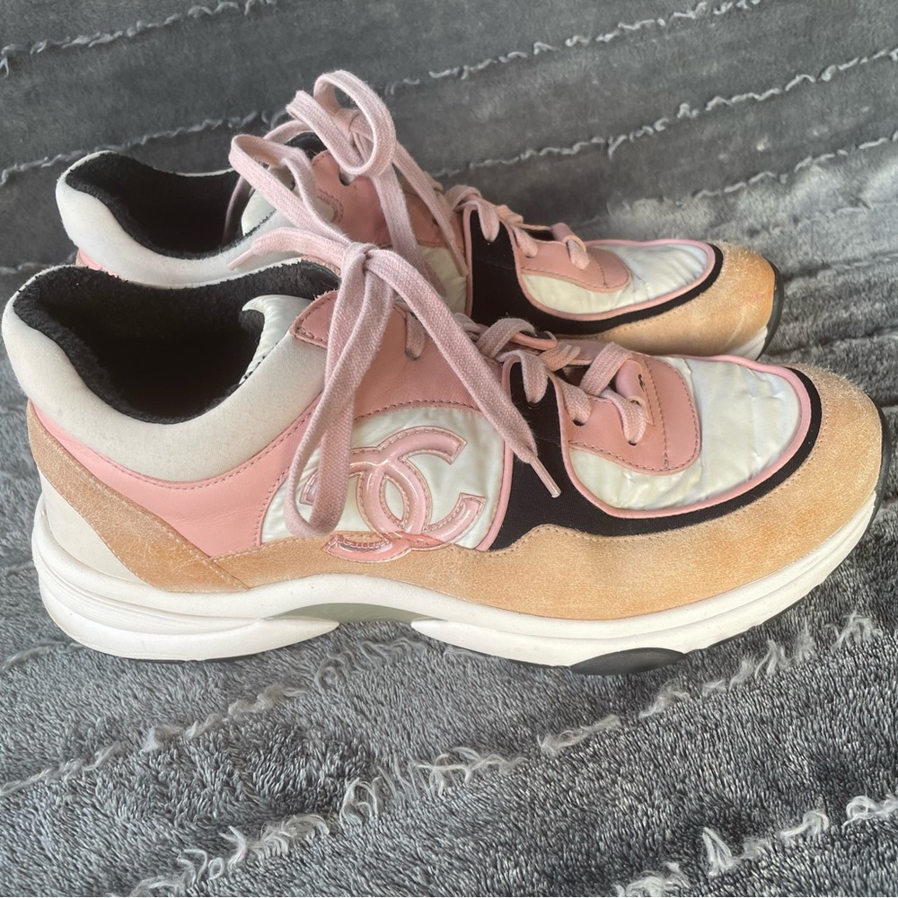 Women’s Chanel CC Logo Pink Sneakers sz 40 or US size 9.5 - Picture 3 of 13